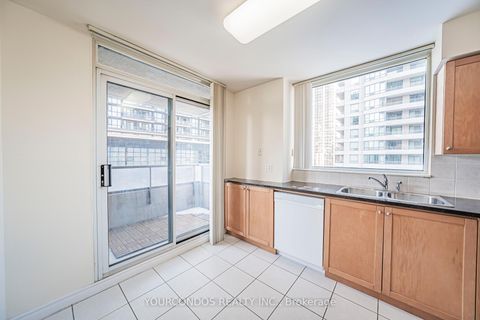 Photo 12 at 802 - 18 Spring Garden Avenue, Willowdale East, Toronto