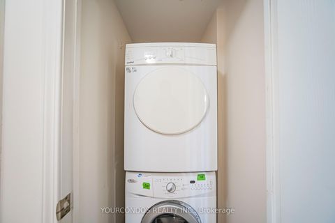 Photo 17 at 802 - 18 Spring Garden Avenue, Willowdale East, Toronto