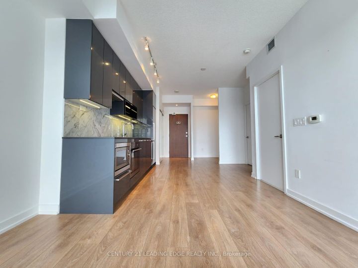 Photo 6 at 709 - 115 Mcmahon Drive, Bayview Village, Toronto