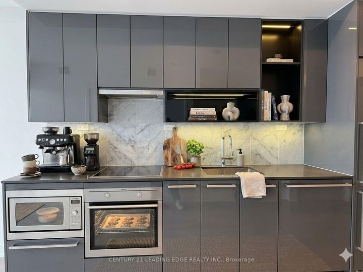 Photo 8 at 709 - 115 Mcmahon Drive, Bayview Village, Toronto