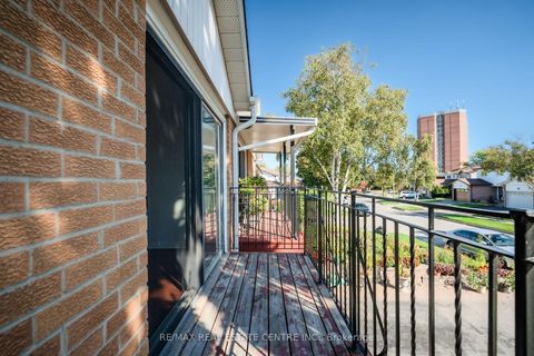 Photo 23 at 33 Millhouse Crescent, Rouge E11, Toronto