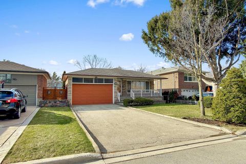 Photo 1 at 27 Peacham Crescent, CFB, Toronto