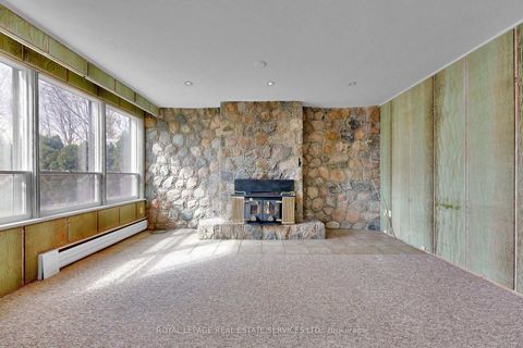 Photo 29 at 27 Peacham Crescent, CFB, Toronto