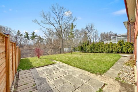 Photo 33 at 27 Peacham Crescent, CFB, Toronto