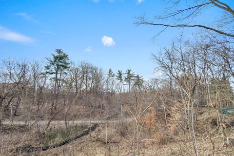 Photo 34 at 27 Peacham Crescent, CFB, Toronto