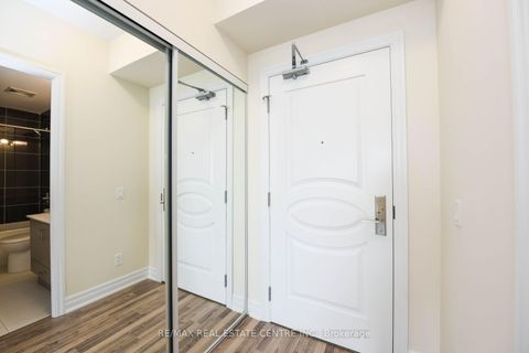 Photo 8 at 508 - 9075 Jane Street, Concord, Vaughan