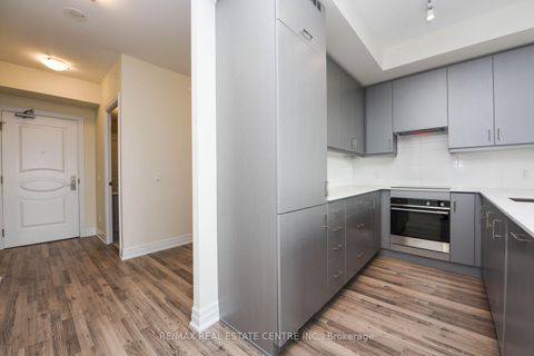 Photo 17 at 508 - 9075 Jane Street, Concord, Vaughan
