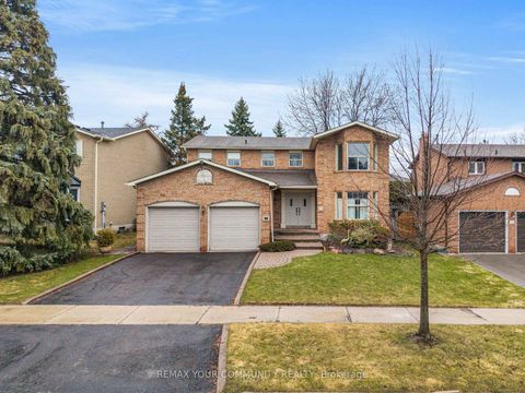 Photo 1 at 42 Houseman Crescent, North Richvale, Richmond Hill