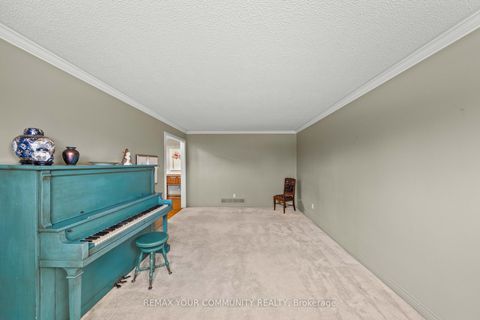 Photo 7 at 42 Houseman Crescent, North Richvale, Richmond Hill