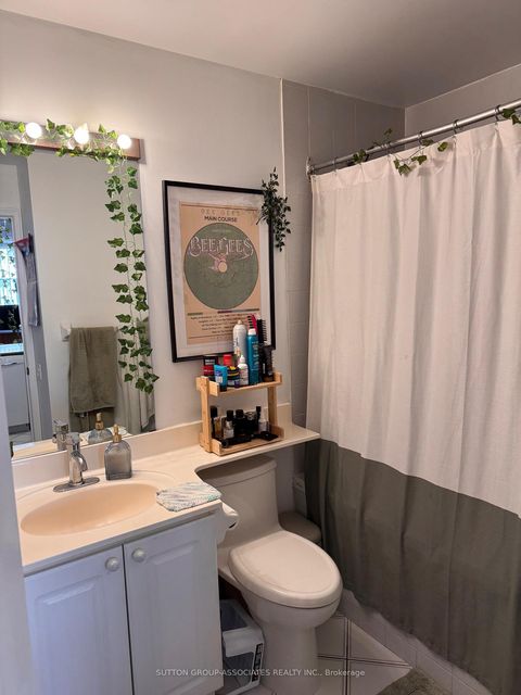 Photo 3 at 406 - 555 Yonge Street, Yonge Corridor, Toronto