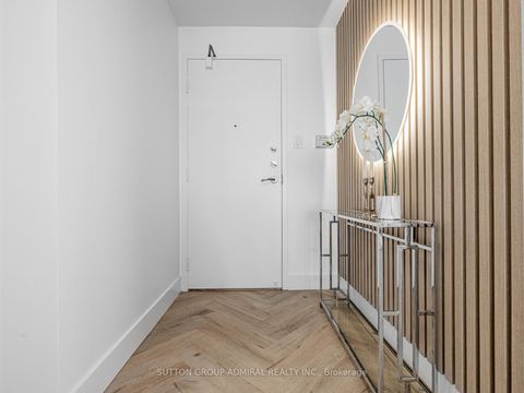 Photo 1 at 1611 - 7420 Bathurst Street N, Brownridge, Vaughan