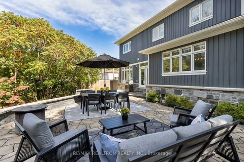 Photo 10 at 138 Roxborough Road, College Manor, Newmarket