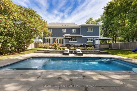 Photo 15 at 138 Roxborough Road, College Manor, Newmarket