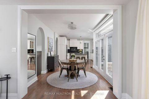 Photo 23 at 138 Roxborough Road, College Manor, Newmarket