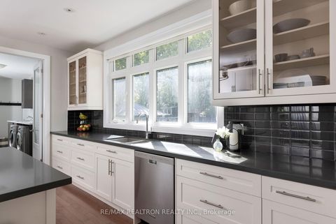 Photo 26 at 138 Roxborough Road, College Manor, Newmarket