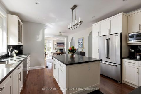 Photo 30 at 138 Roxborough Road, College Manor, Newmarket