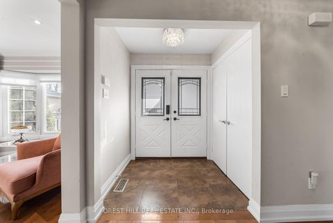 Photo 4 at 14 Valley Crescent, Aurora Heights, Aurora