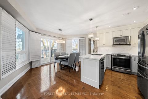 Photo 6 at 14 Valley Crescent, Aurora Heights, Aurora