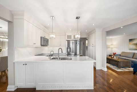 Photo 15 at 14 Valley Crescent, Aurora Heights, Aurora