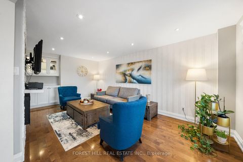 Photo 16 at 14 Valley Crescent, Aurora Heights, Aurora