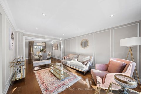 Photo 19 at 14 Valley Crescent, Aurora Heights, Aurora