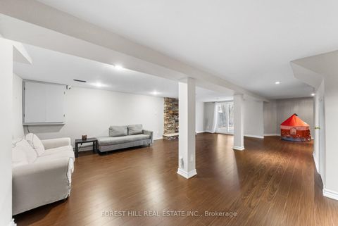 Photo 26 at 14 Valley Crescent, Aurora Heights, Aurora