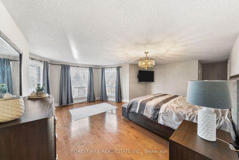 Photo 29 at 14 Valley Crescent, Aurora Heights, Aurora