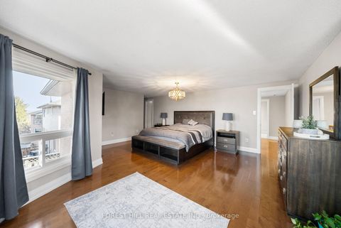 Photo 30 at 14 Valley Crescent, Aurora Heights, Aurora