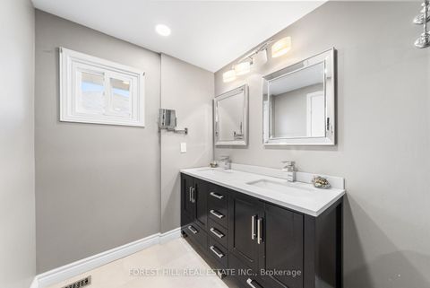 Photo 31 at 14 Valley Crescent, Aurora Heights, Aurora