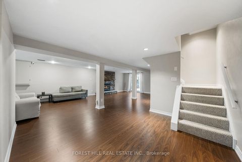 Photo 36 at 14 Valley Crescent, Aurora Heights, Aurora