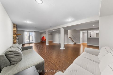 Photo 37 at 14 Valley Crescent, Aurora Heights, Aurora