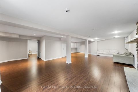 Photo 39 at 14 Valley Crescent, Aurora Heights, Aurora