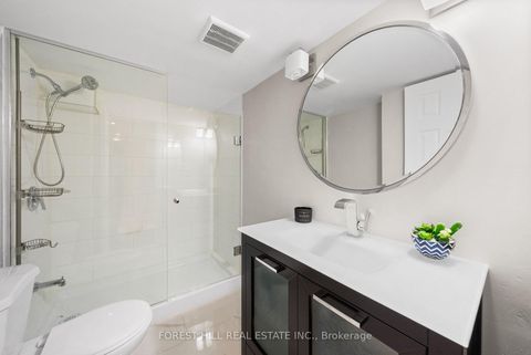 Photo 41 at 14 Valley Crescent, Aurora Heights, Aurora