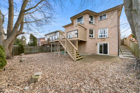 Photo 45 at 14 Valley Crescent, Aurora Heights, Aurora