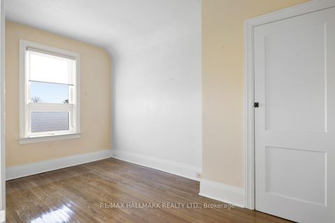 Photo 14 at 549 Milverton Boulevard, Danforth, Toronto