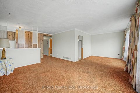 Photo 7 at 112 Eden Court, Leslie Valley, Newmarket