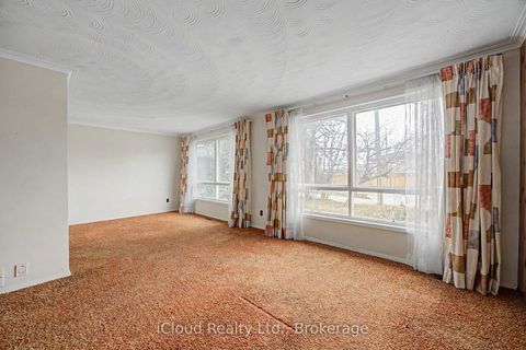 Photo 9 at 112 Eden Court, Leslie Valley, Newmarket