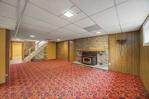 Photo 24 at 112 Eden Court, Leslie Valley, Newmarket