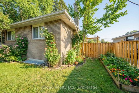 Photo 35 at 112 Eden Court, Leslie Valley, Newmarket