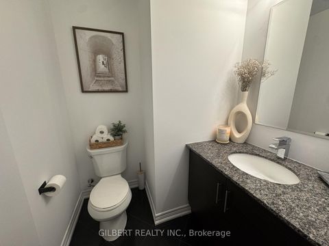 Photo 9 at 907 - 9255 Jane Street, Maple, Vaughan