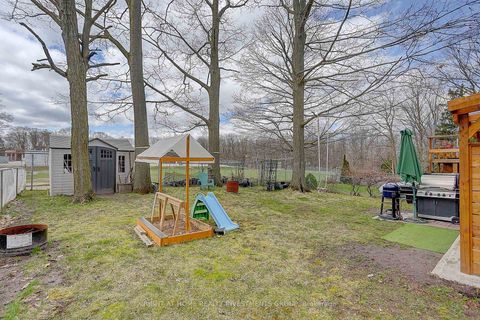 Photo 7 at 143 Springdale Drive, Cundles East, Barrie