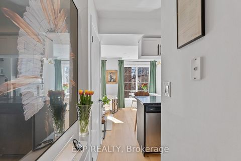 Photo 2 at 675 - 3 Everson Drive, Willowdale East, Toronto