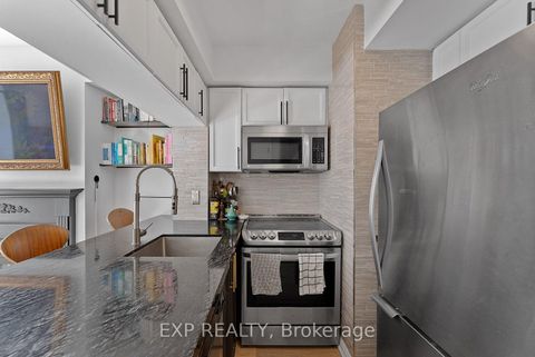 Photo 4 at 675 - 3 Everson Drive, Willowdale East, Toronto