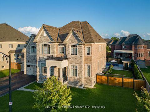 Photo 3 at 43 Sir Henry Court, King City, King