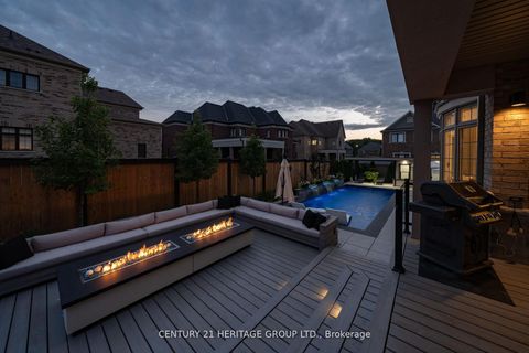 Photo 5 at 43 Sir Henry Court, King City, King