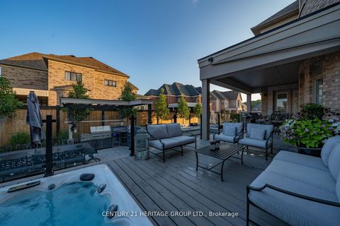 Photo 11 at 43 Sir Henry Court, King City, King