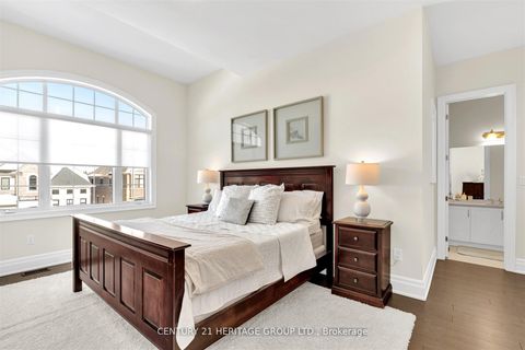 Photo 39 at 43 Sir Henry Court, King City, King