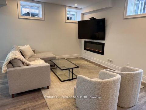 Photo 46 at 43 Sir Henry Court, King City, King