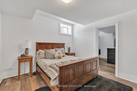 Photo 47 at 43 Sir Henry Court, King City, King