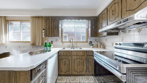 Photo 8 at 4611 Kingston Road, West Hill, Toronto